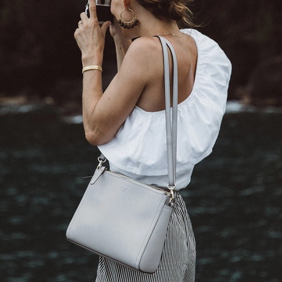 Lo & Sons Handbags - NWOT Lo & Sons Pearl Handbag